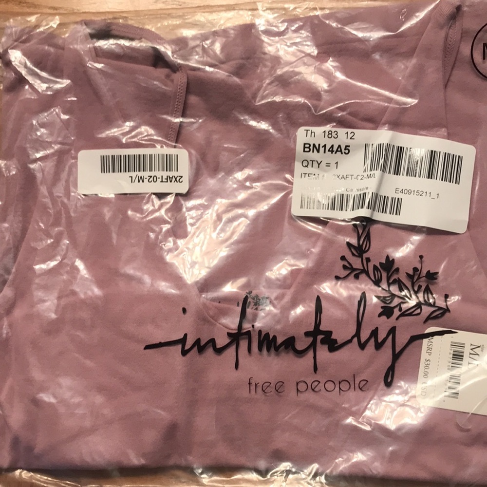 New FREE PEOPLE new seamless cami top 194SN - Picture 6 of 9